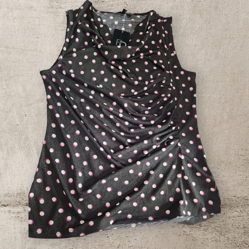 sleeveless blouse